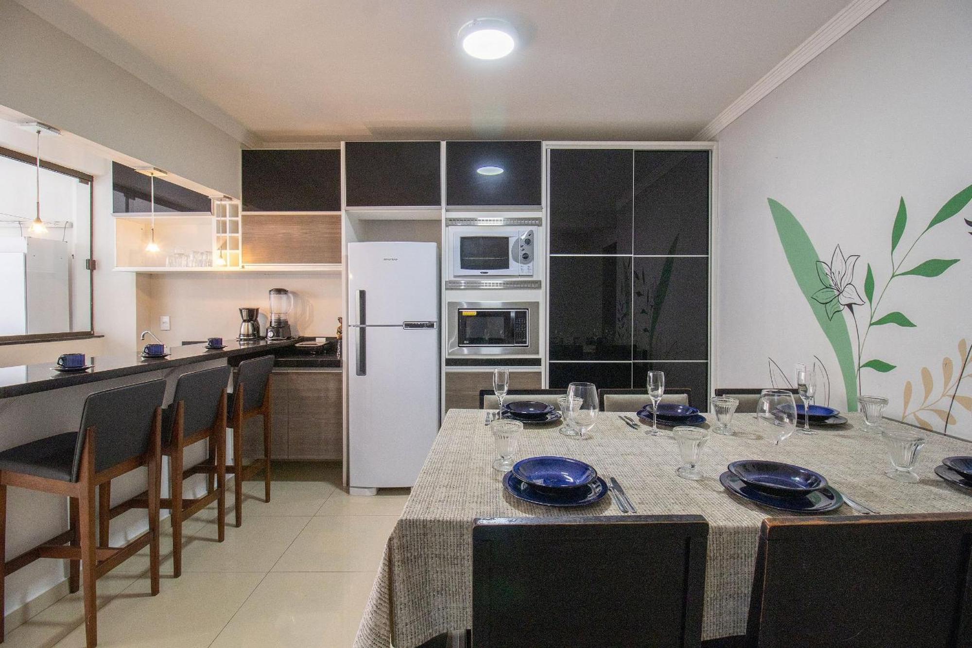 Apartment Mau21 - Av. Brasil. 3 Dorm, Climatizado, Churrasq